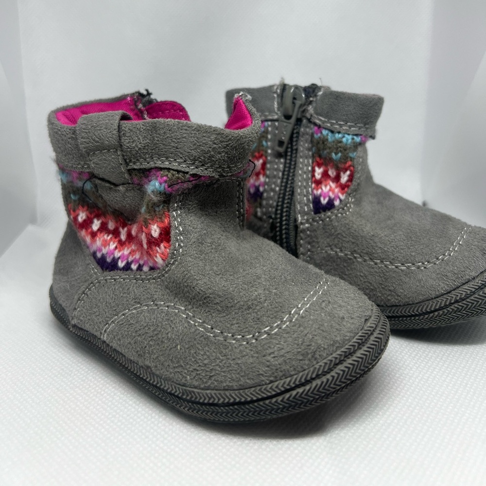 Oshkosh B'gosh Shoes, size 3